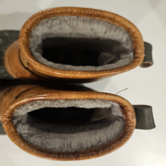 Frye Womans Size 5.5 Veronica Shearling Duck Boot - Picture 9 of 9